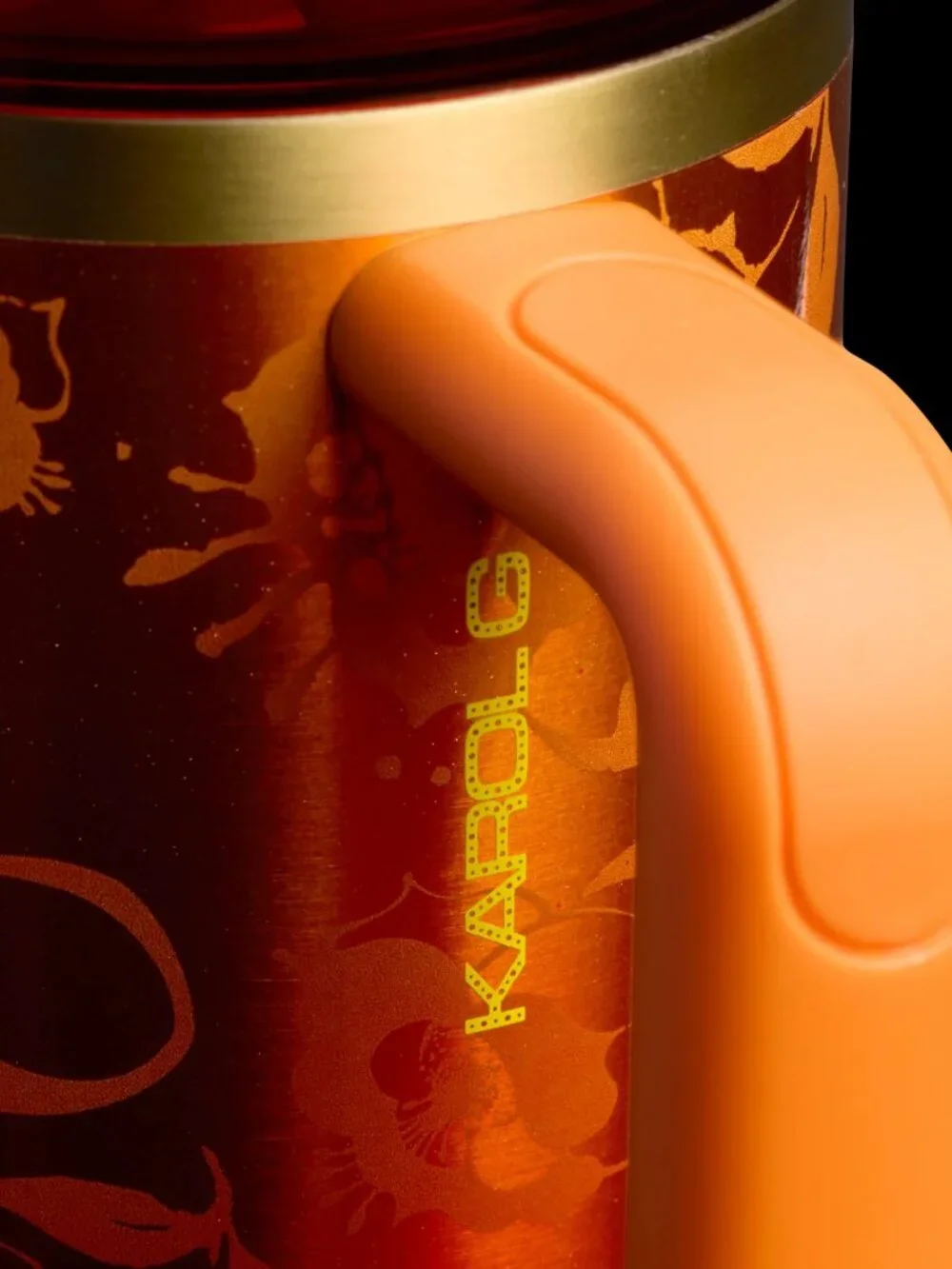 The Stanley 1913 x KAROL G Quencher® H2.0 Flowstate™ Tumbler -Karol G Flor 40 oz - Picture 5 of 7